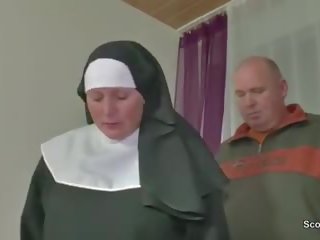Mutter und vater bei gewagten rollenspielen: vapaa seksi video- 65